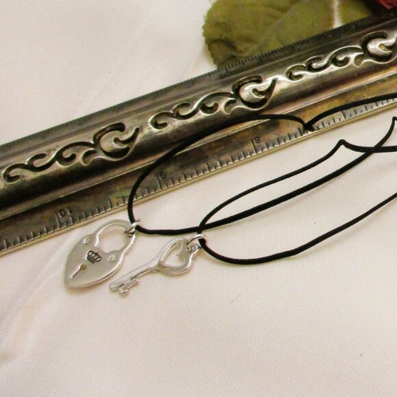 JUICY COUTURE Padlock Key Charm Necklace Pair ~ Juicy Couture LOVE Charm Set - Picture 13 of 14